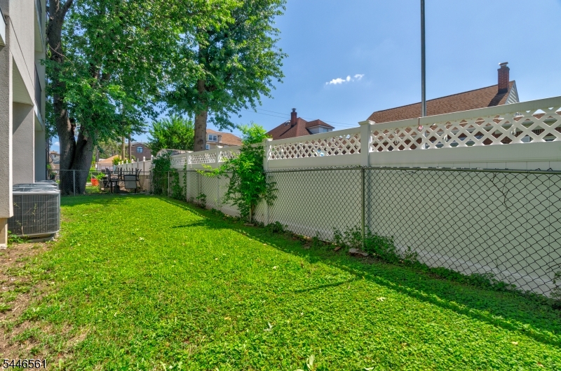 148 Oakwood Ave Property Photo 20