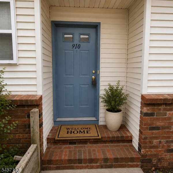910 Reed Ct Property Photo 1