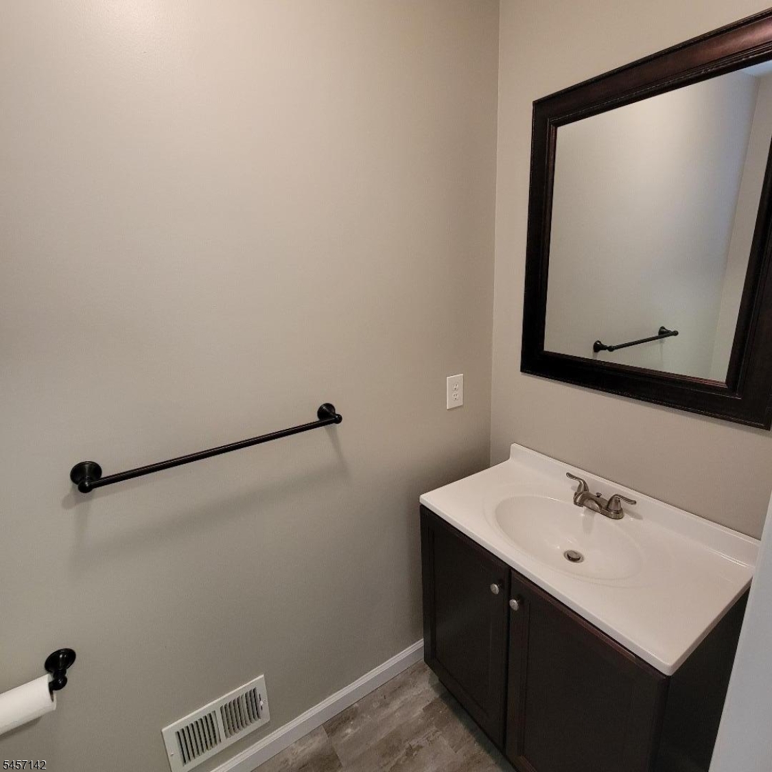 910 Reed Ct Property Photo 5