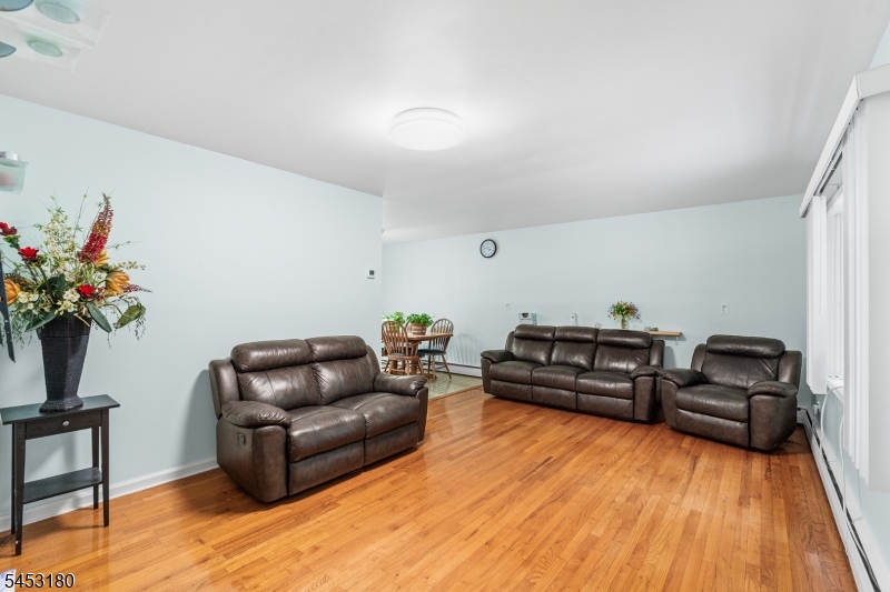130 Vreeland Ave Property Photo 4