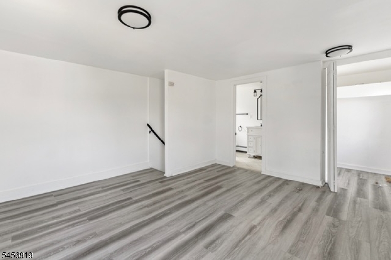 26 Dane St Property Photo 19