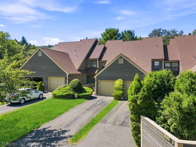 5 New Bedford Rd Property Photo 1