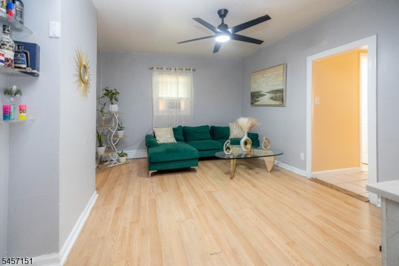 222 Bowers St Property Photo 3