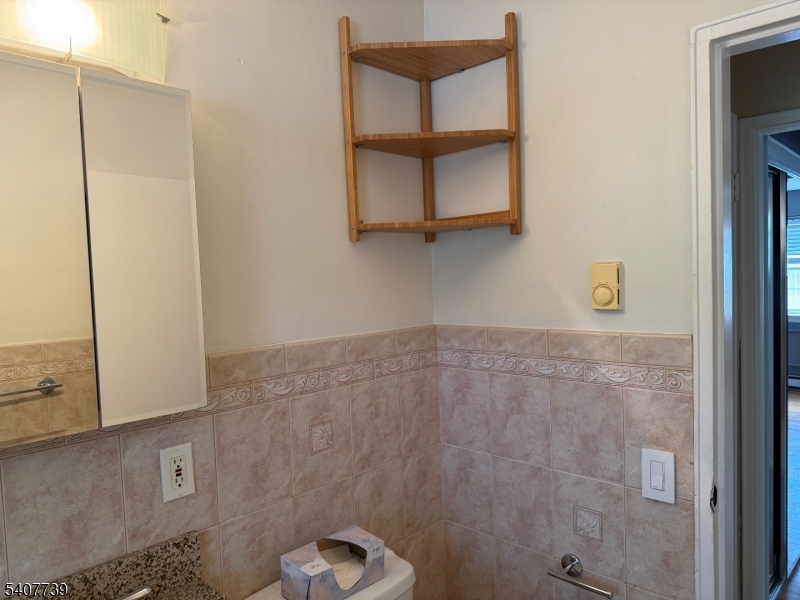 17 S Valley Rd 9 Property Photo 10