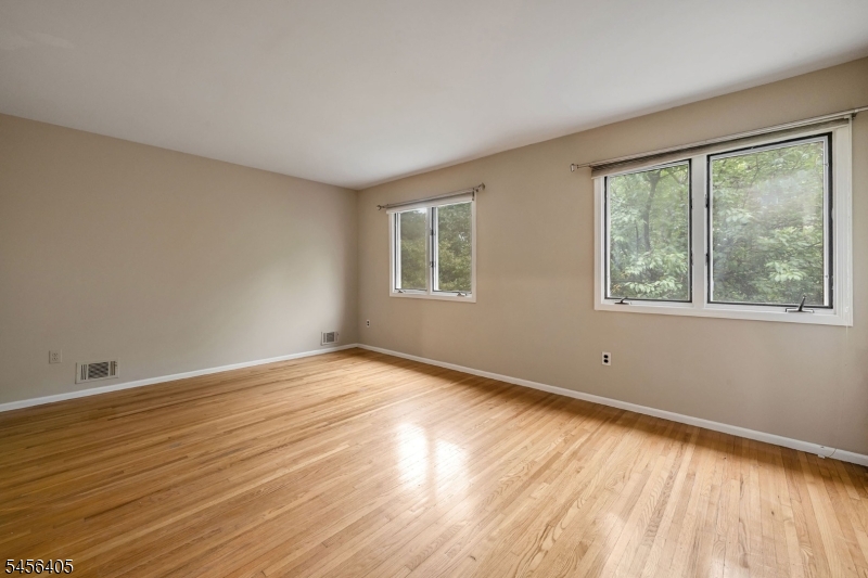 103 Continental Rd Property Photo 15