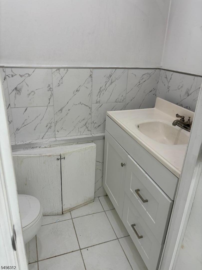 281 Belmont Ave Property Photo 4
