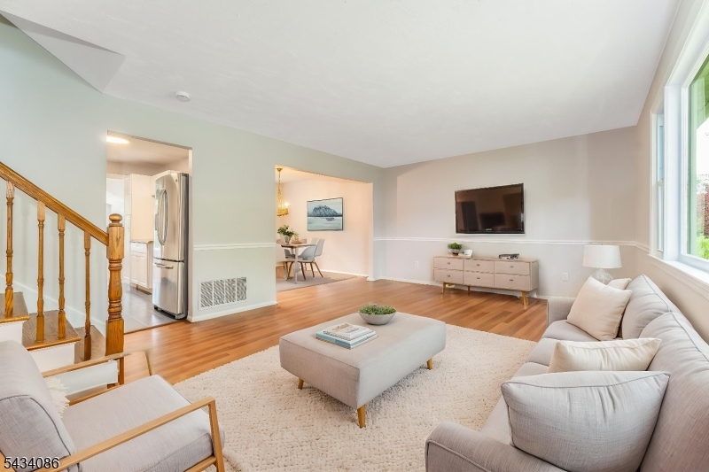 10 Lynnfield Ter Property Photo 3