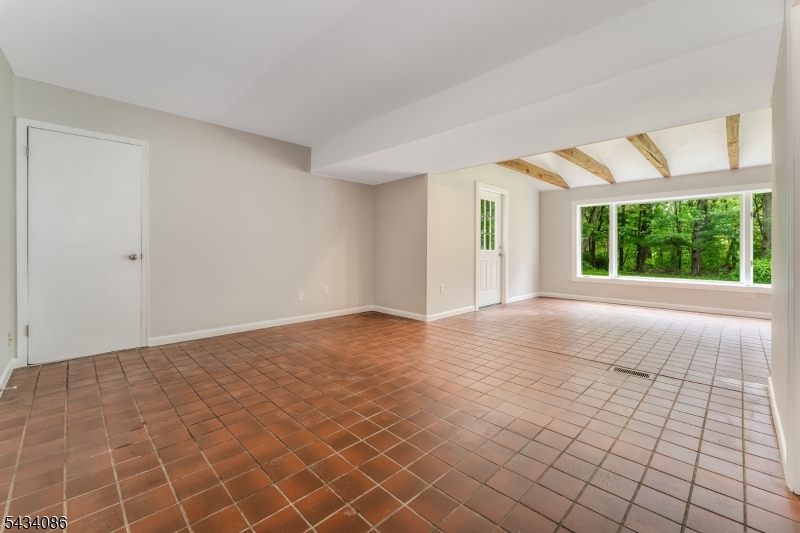 10 Lynnfield Ter Property Photo 17
