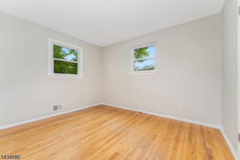 10 Lynnfield Ter Property Photo 23
