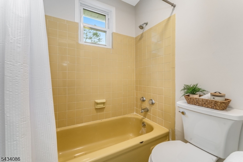 10 Lynnfield Ter Property Photo 26