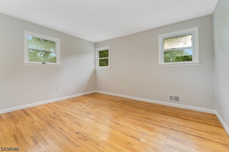 10 Lynnfield Ter Property Photo 28