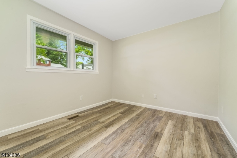 10 Lynnfield Ter Property Photo 33