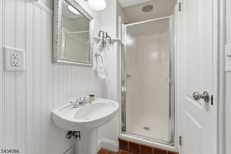 10 Lynnfield Ter Property Photo 34