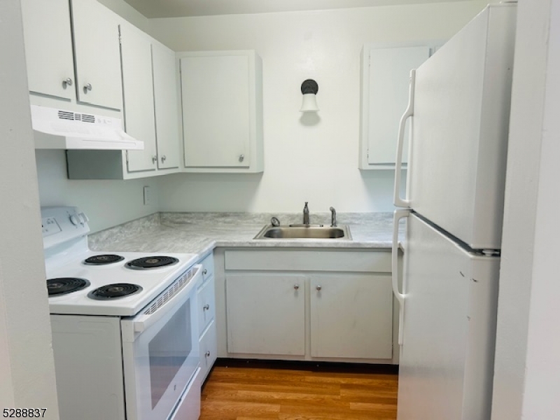 7 Hillside Ave 1 Property Photo 2