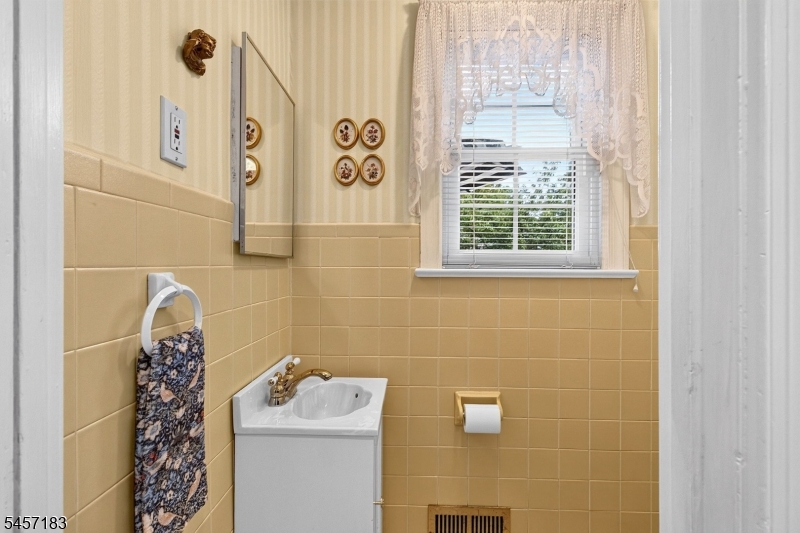 665 Fairfield Way Property Photo 11
