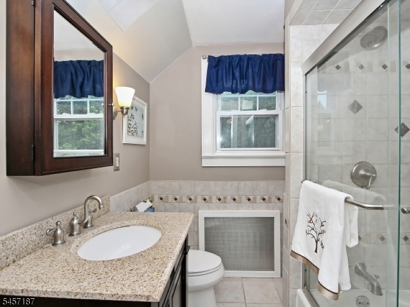 703 Marshall Place Property Photo 14