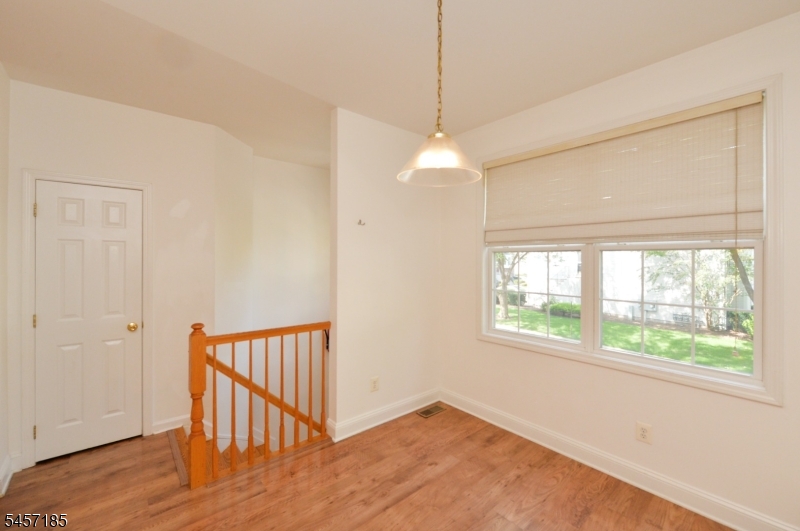 215 Stratford Dr Property Photo 6