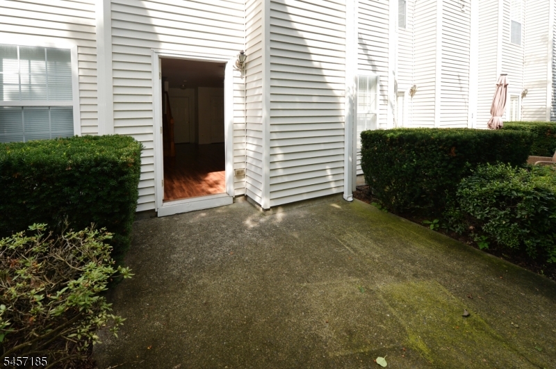 215 Stratford Dr Property Photo 11