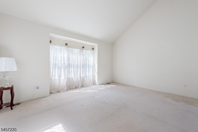 4 Hawthorn Dr Property Photo 8