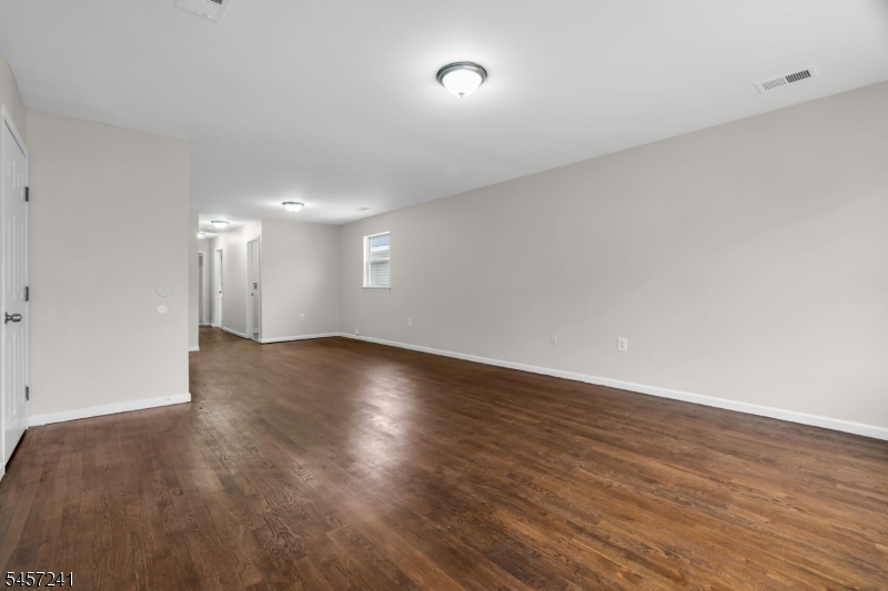 232 4th St Property Photo 9