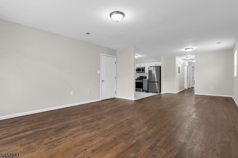 232 4th St Property Photo 10