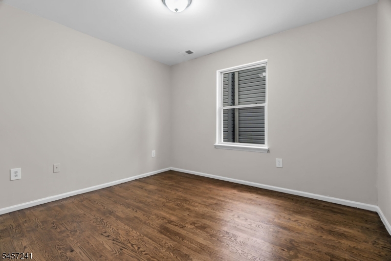 232 4th St Property Photo 18