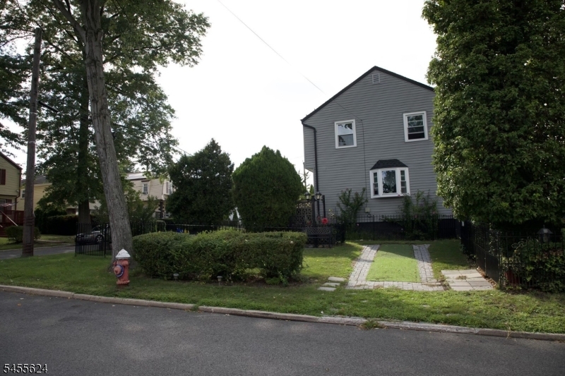81 S Prospect Terrace Property Photo 3