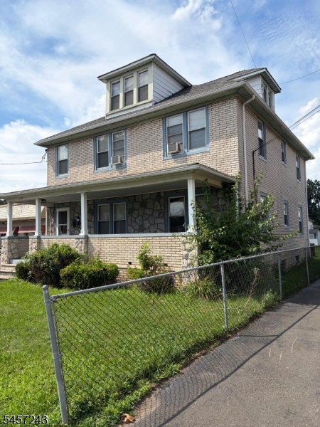 437 Talmadge Ave Property Photo 1