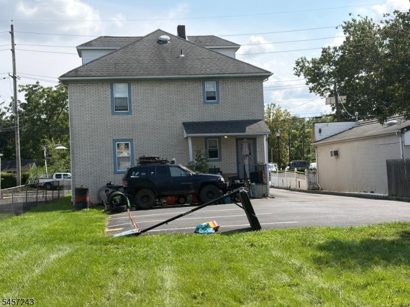 437 Talmadge Ave Property Photo 8