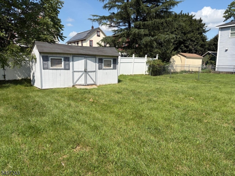 437 Talmadge Ave Property Photo 10