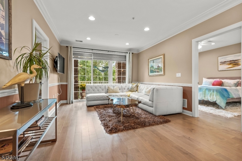 463 Victoria Drive Property Photo 1