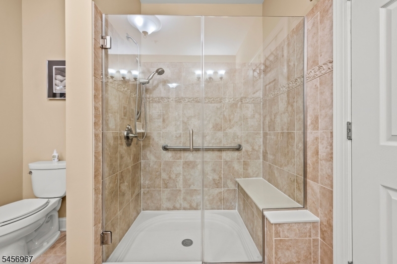 463 Victoria Drive Property Photo 17