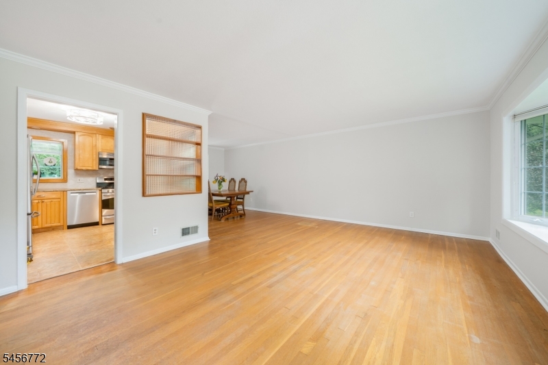 43 Roosevelt Ave Property Photo 5