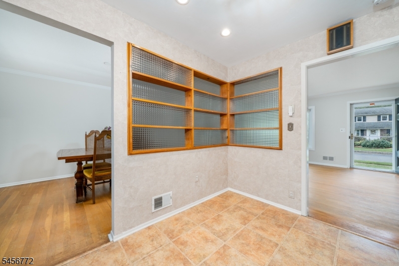 43 Roosevelt Ave Property Photo 13