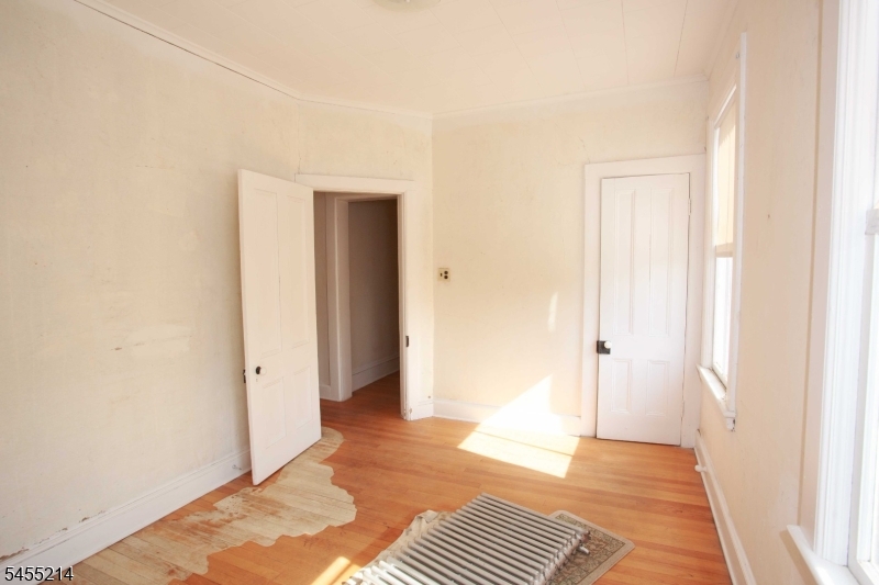 8 High St Property Photo 17