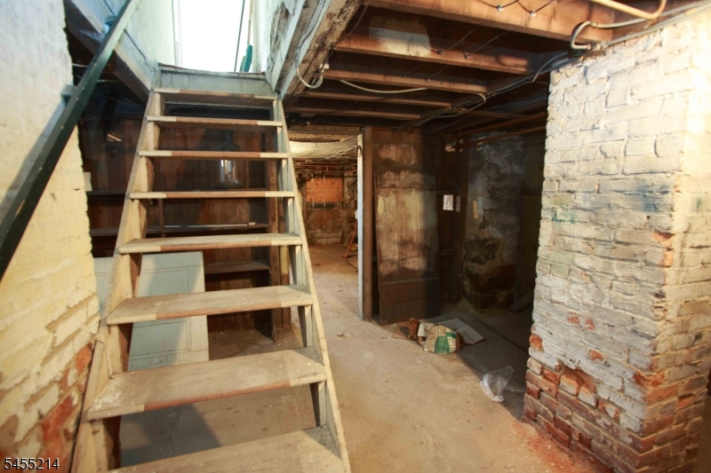 8 High St Property Photo 31