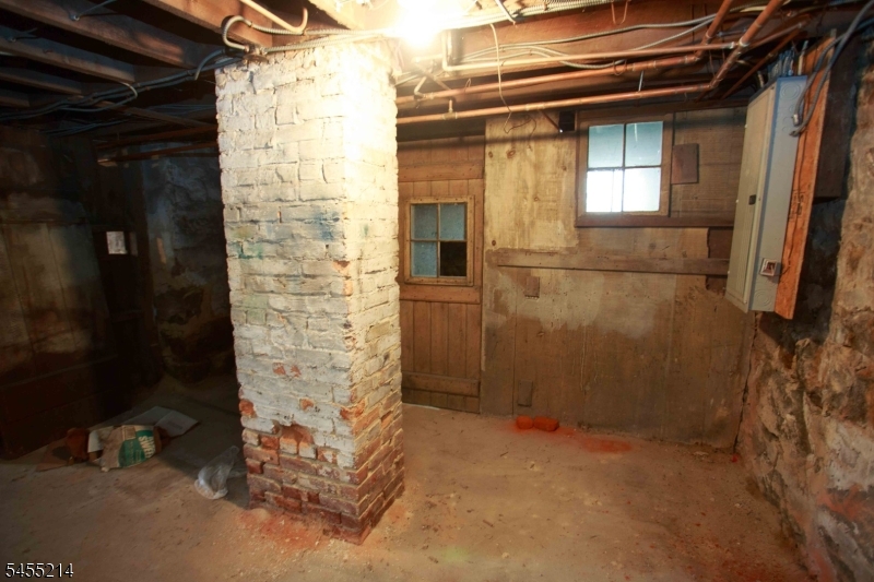 8 High St Property Photo 32