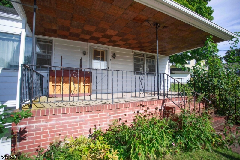 3 Linden Ave Property Photo 2