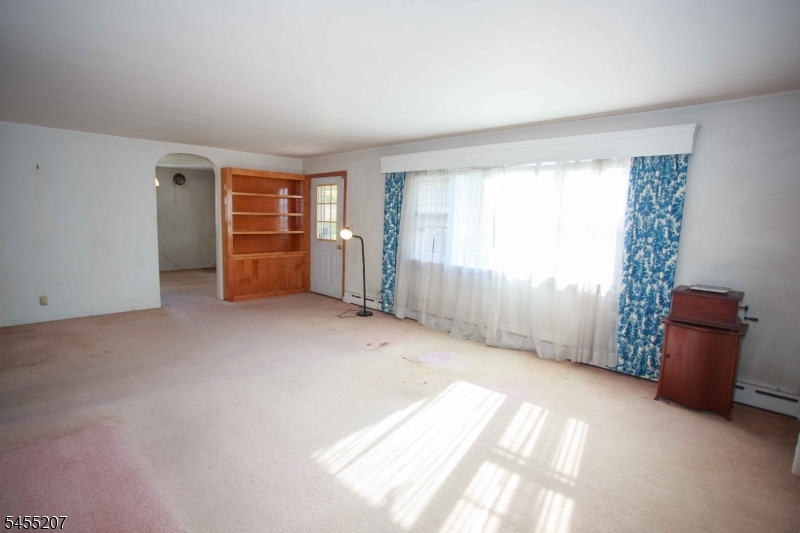3 Linden Ave Property Photo 3