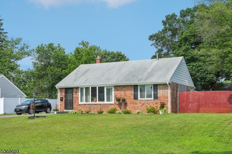 20 Leonard Ter Property Photo 2