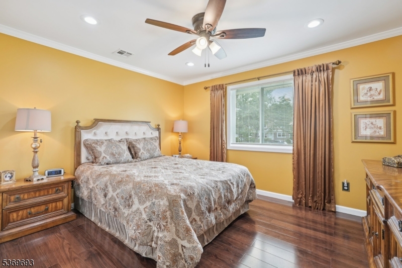 20 Leonard Ter Property Photo 14