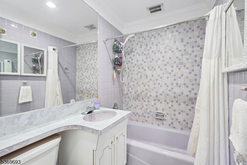 20 Leonard Ter Property Photo 17