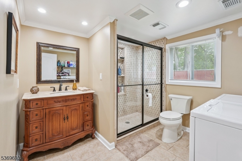 20 Leonard Ter Property Photo 18
