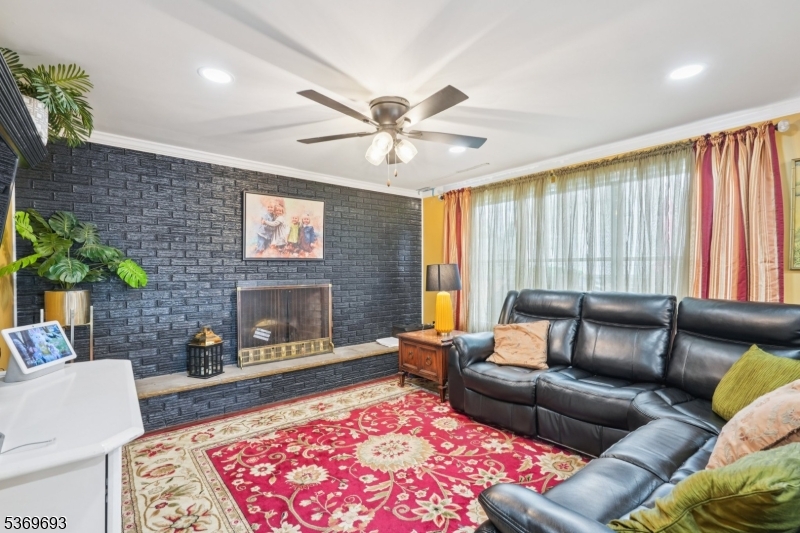 20 Leonard Ter Property Photo 21