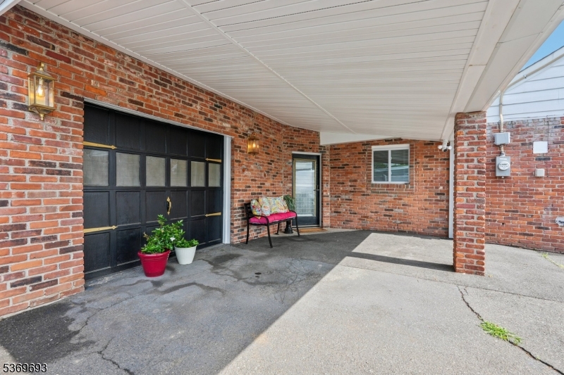 20 Leonard Ter Property Photo 22
