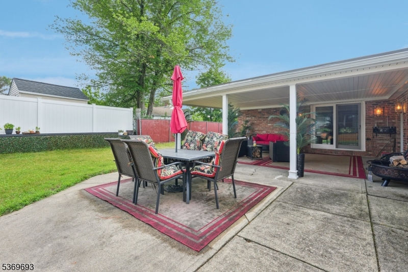 20 Leonard Ter Property Photo 24