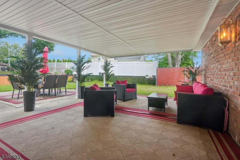 20 Leonard Ter Property Photo 25