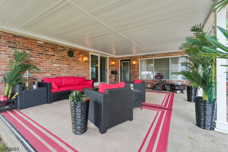 20 Leonard Ter Property Photo 26