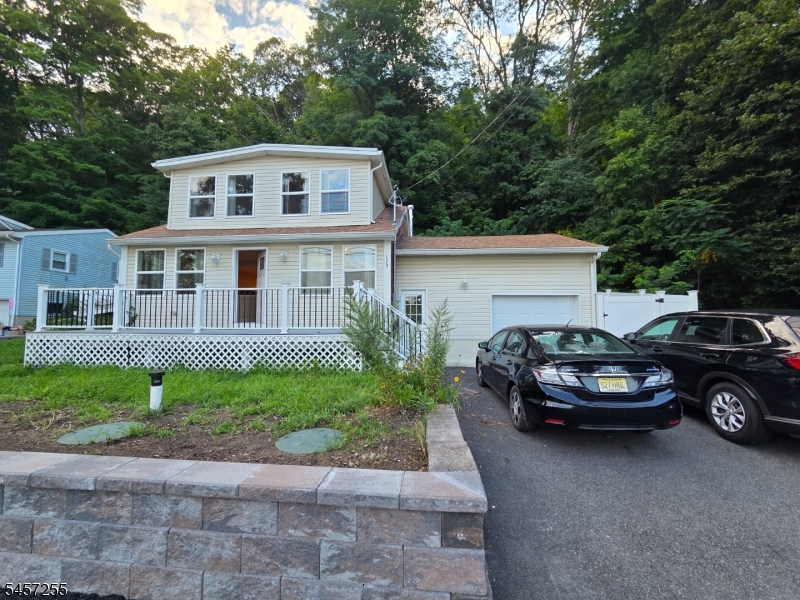 123 Lackawanna Dr Property Photo 1