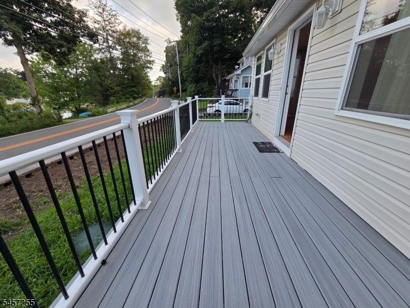 123 Lackawanna Dr Property Photo 2